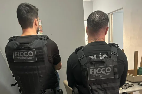 PF: "Mágico de Oz" abre fábrica de drogas e armas para vender na web