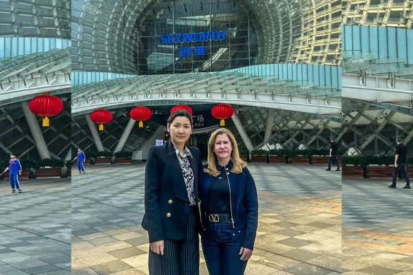 Miranda Castro na China - Metrópoles