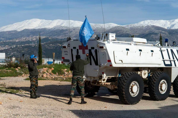 Imagem colorida mostra soldados da missão da ONU no Líbano - Metrópoles
