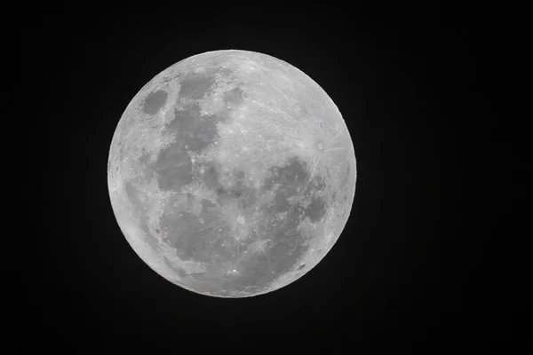 “Superlua do Ano-Novo” foi a segunda mais brilhante desde 2000