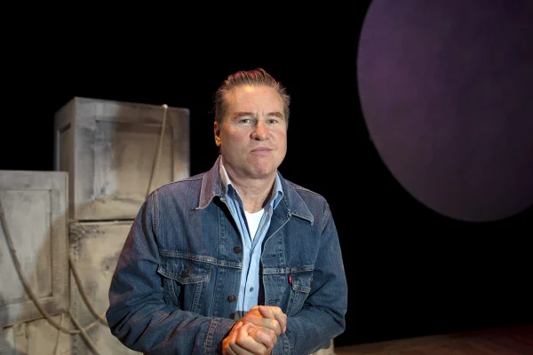 Foto colorida de Val Kilmer - Metrópoles