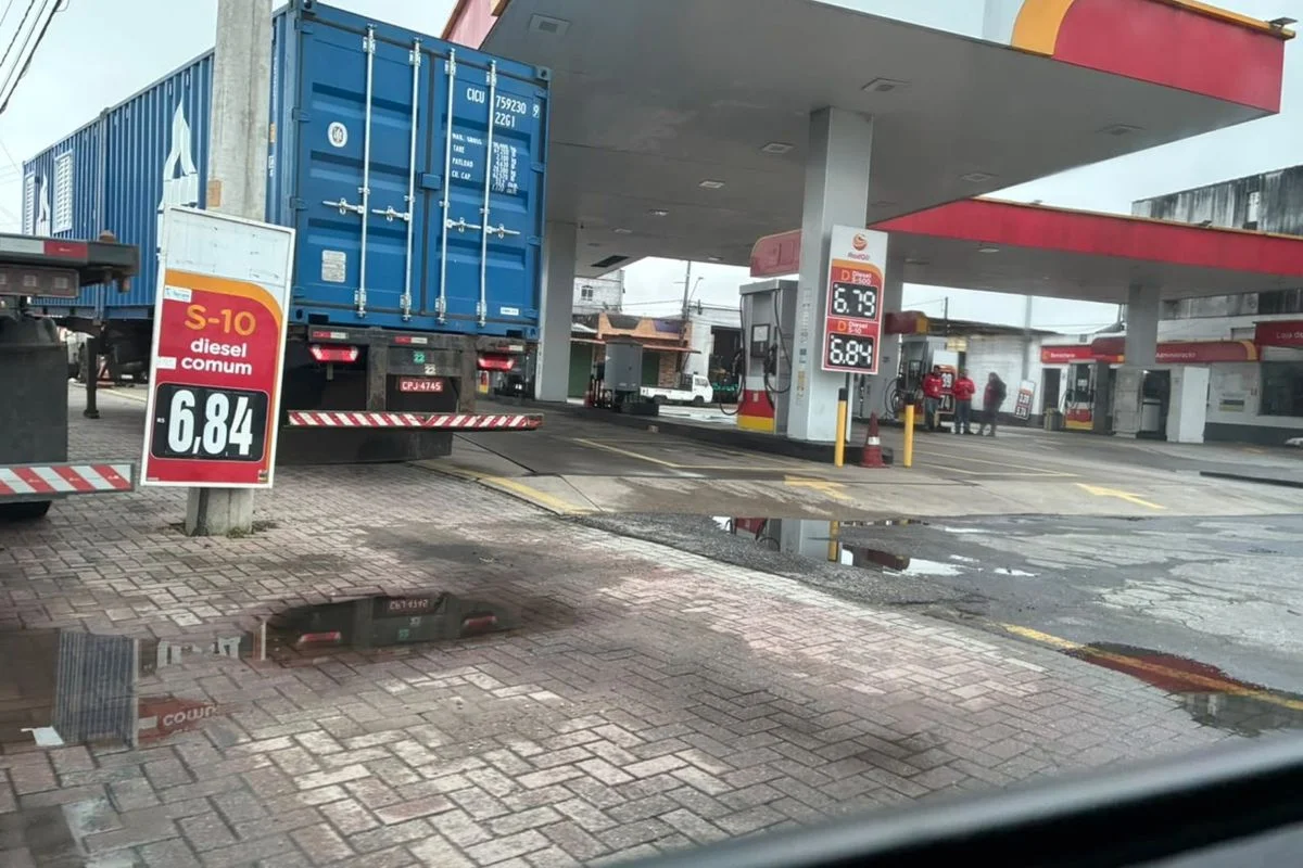 Posto que segue ativo em Praia Grande, na Baixada Santista, pertence à GGX Global, alvo da Carbono Oculto
Posto que segue ativo em Praia Grande, na Baixada Santista, pertence à GGX Global, alvo da Carbono Oculto