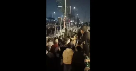 Protesto na China contra a "covid zero"