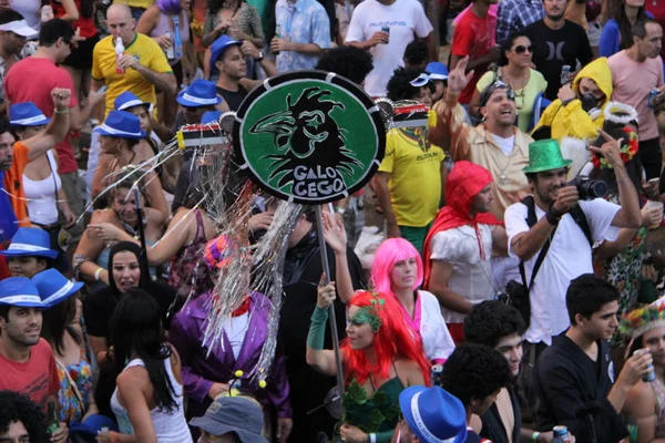 Bloco Galo Cego anima pré-Carnaval no Setor Bancário Sul