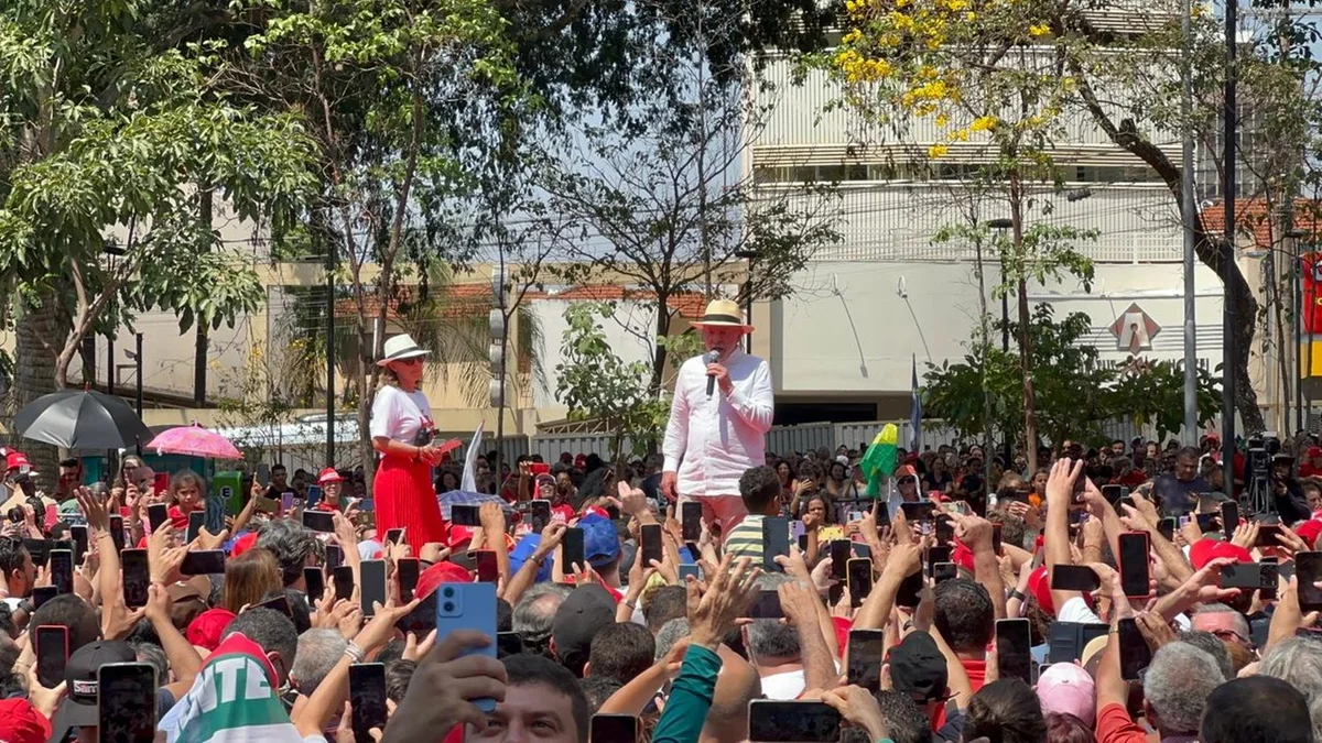 “Trump, faça um Pix para você ver como é bom”, convida Lula em comício - imagem 3 “Trump, faça um Pix para você ver como é bom”, convida Lula em comício - imagem 3