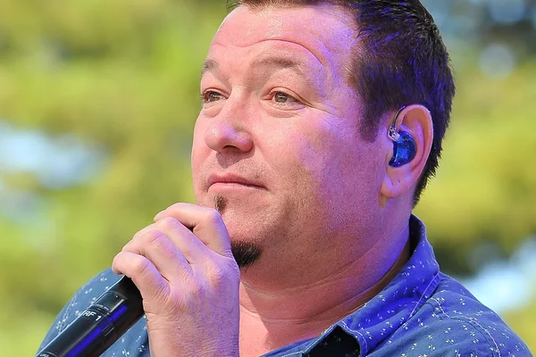 Foto colorida de Steve Harwell, vocalista do Smach Mouth - Metrópoles