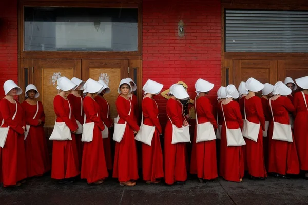 “The Handmaid’s Tale” é mais atual do que gostaríamos que fosse