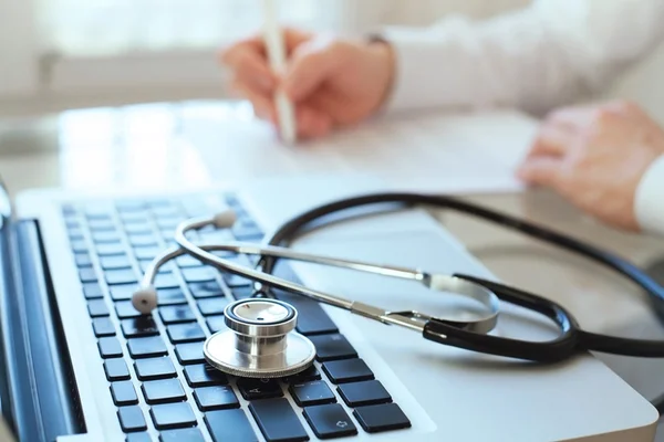 Plataforma on-line oferece consultas médicas até 50% mais baratas