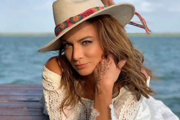 Vítima de homofobia, protagonista do SBT assume projetos na Paramount+