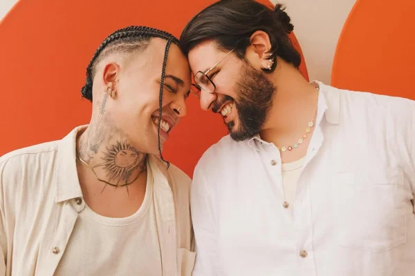 Gloria Groove se casa com Pedro Lopes após quase 11 anos juntos - Metrópoles