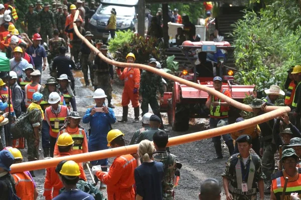 Redução do oxigênio em caverna da Tailândia preocupa equipe de resgate