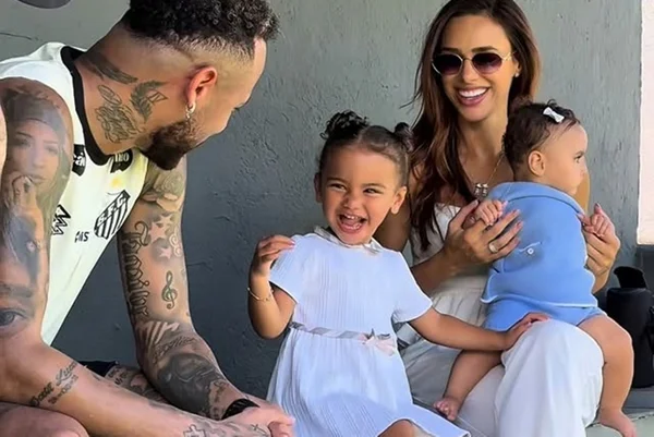 imagem colorida de Neymar, Bruna Biancari, Mavie e Mel - Metrópoles