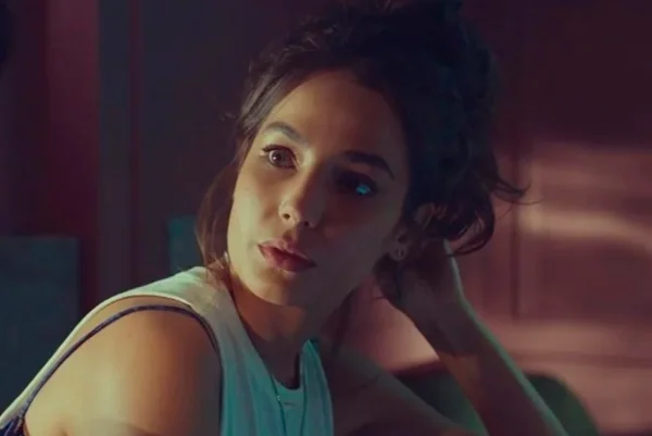 Cecília (Fernanda Marques) em Um Lugar ao Sol
