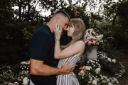 Taylor Swift anuncia noivado com Travis Kelce
