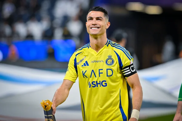 Foto colorida de Cristiano Ronaldo, do Al-Nassr - Metrópoles