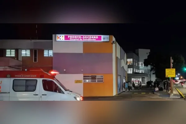 Mulher presa ao tentar sair de hospital com bebê muda de versão no PR