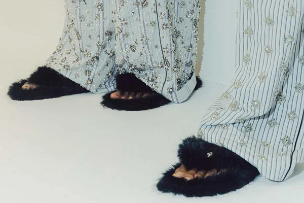 Campanha da Havaianas e Dolce & Gabbana com os chinelos colaborativos entre as marcas - Metrópoles