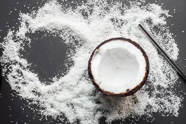 Saiba as vantagens de usar o açúcar de coco no lugar do refinado