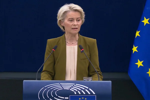 Imagem colorida da Ursula von der Leyen