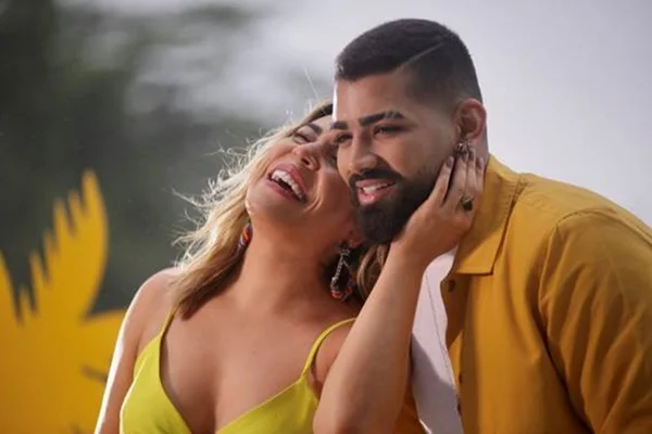 Naiara Azevedo e Dilsinho lançam clipe da “polêmica” Manda Áudio
