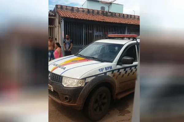 Homem é detido após matar cachorro a facadas no DF
