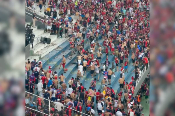 Briga generalizada interrompe clássico entre Olímpia e Cerro Porteño