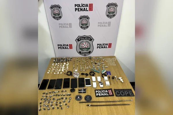 Operação em presídio de MG encontra drogas, celulares e até smartwatch