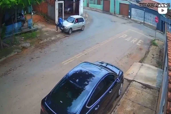 Criminoso atropela comparsa durante fuga após tentar matar PM