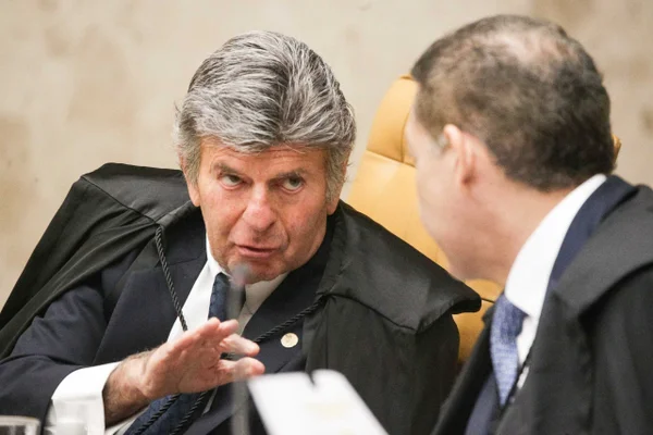 Com voto de Fux, STF forma maioria para retomar parte dos penduricalhos