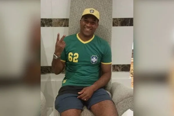 Imagem colorida mostra o ex-jogador Viola = Metrópoles
