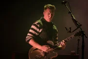 Josh Homme se apresenta com o QOTSA no Rock in Rio 2015. Segundo o site Popload, do jornalista Lucio Ribeiro, a banda virá ao Brasil em fevereiro de 2018 para turnê conjunta com o Foo Fighters, de Dave Grohl