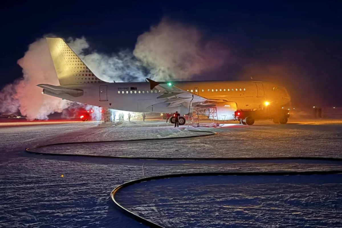 Equipe de aviação faz resgate na Antártida em escuridão total e -43°C