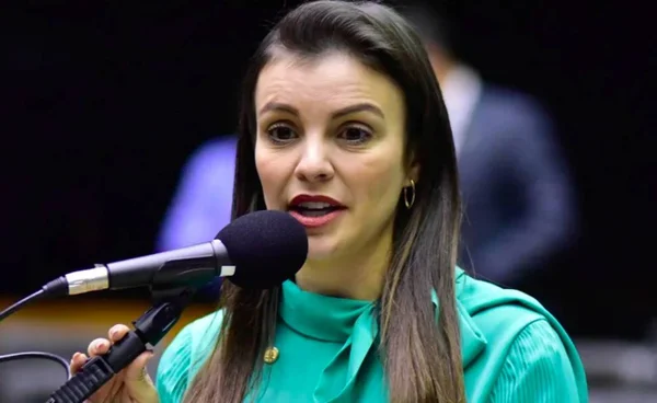 imagem colorida deputada federal marussa boldrin