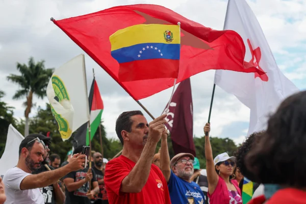 Venezuela: direita brasileira teme fracasso de Trump perto da eleição