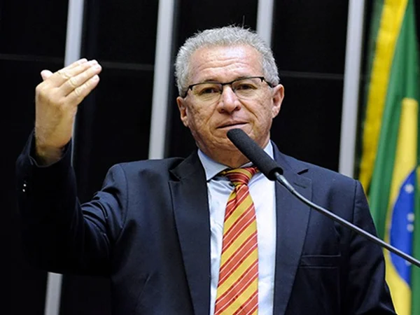 Deputrado federal Assis Carvalho