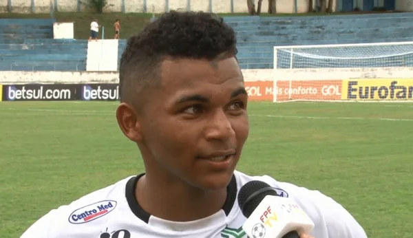 Na Copinha, lateral esbanja sinceridade: “Estou só o bagaço”