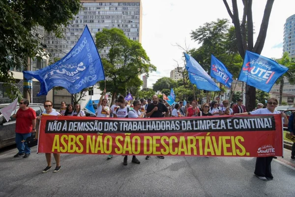 Manifestação servidores da Educação MG 26/3