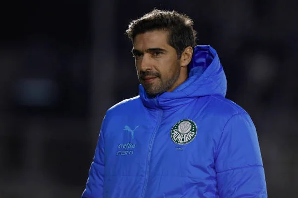 Abel Ferreira eleito o melhor técnico português; Jesus está “mal na foto”