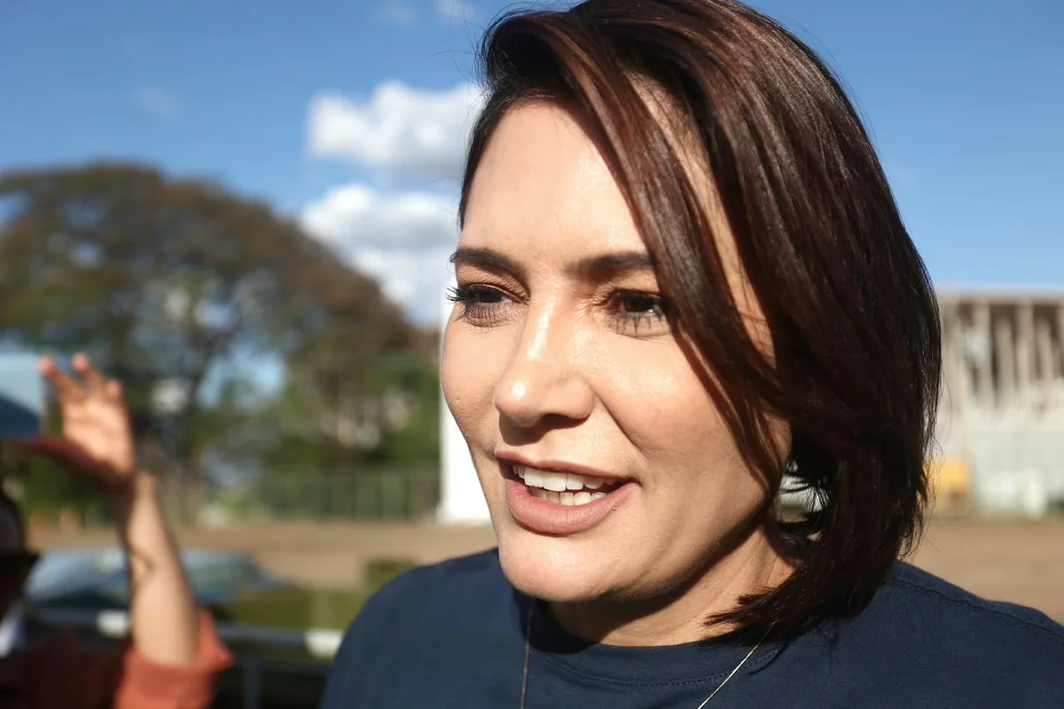 Michelle Bolsonaro defende “Senado forte” diante de crise no STF