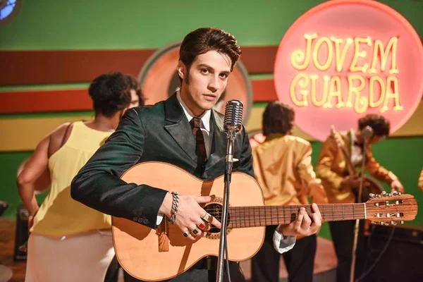Minha Fama de Mau: “É o surgimento do rock no Brasil”, diz Chay Suede