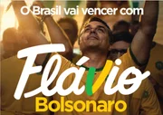 O "V" de Bolsonaro entra no meio de "Flávio" na campanha à Presidência da República do Senador O "V" de Bolsonaro entra no meio de "Flávio" na campanha à Presidência da República do Senador