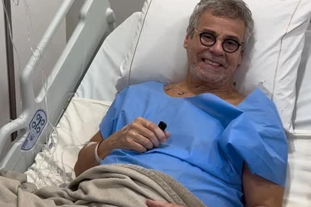No hospital, Carlinhos de Jesus detalha tratamento de doença autoimune - Metrópoles