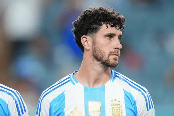 Marcos Senesi foi convocado às pressas pela seleção argentina