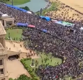 Vídeo: manifestantes invadem residência presidencial no Sri Lanka