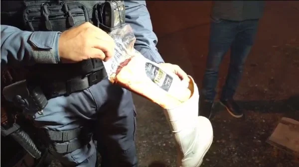 Imagem colorida de picanha encontrada em galocha - Metrópoles