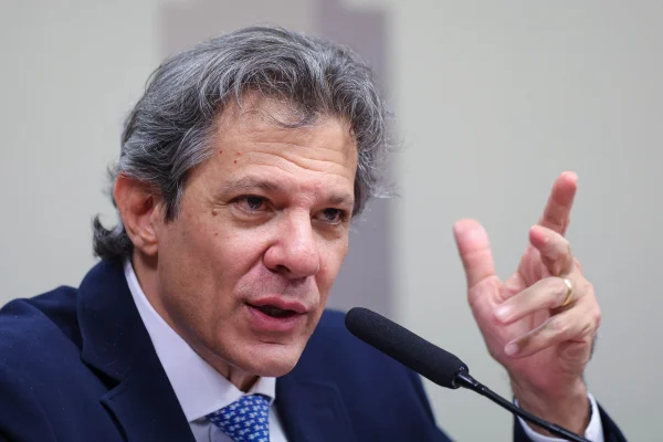 Ministro da Fazenda, Fernando Haddad, é ouvido pela comissão mista que analisa a Medida Provisória (MP) 1303 25, que tributa aplicações financeiras e ativos virtuais Metropoles