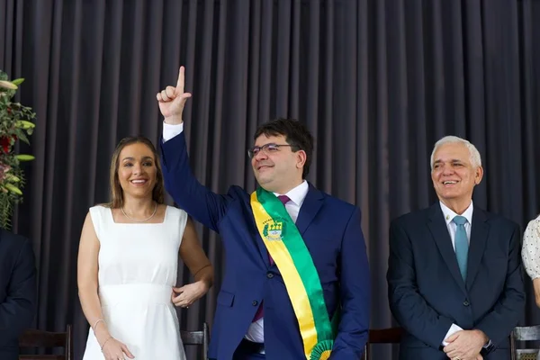 Foto colorida do governador do Piauí Rafael Fonteles - Metrópoles