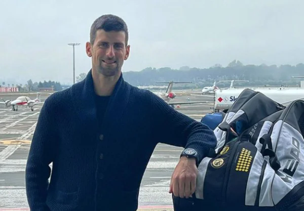 Djokovic no aeroporto