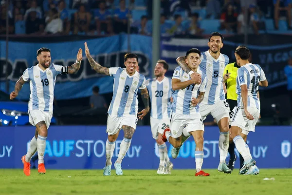 Imagem colorida de Almada marca e Argentina vence Uruguai antes de enfrentar o Brasil - Metrópoles