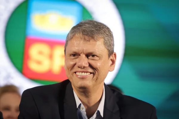 Tarcísio de Freitas participa da Cerimônia de Abertura do 67° Congresso Estadual de Municípios - Metrópoles